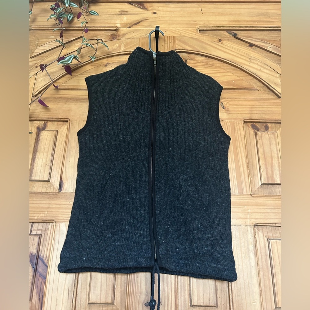 ROCKY MOUNTAIN OUTFITTERS Wool Vest